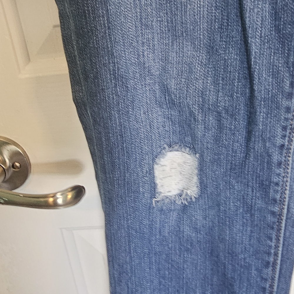 White House Black Market Blanc Distressed Jeans Women's Sz 6 Crop - Picture 6 of 15